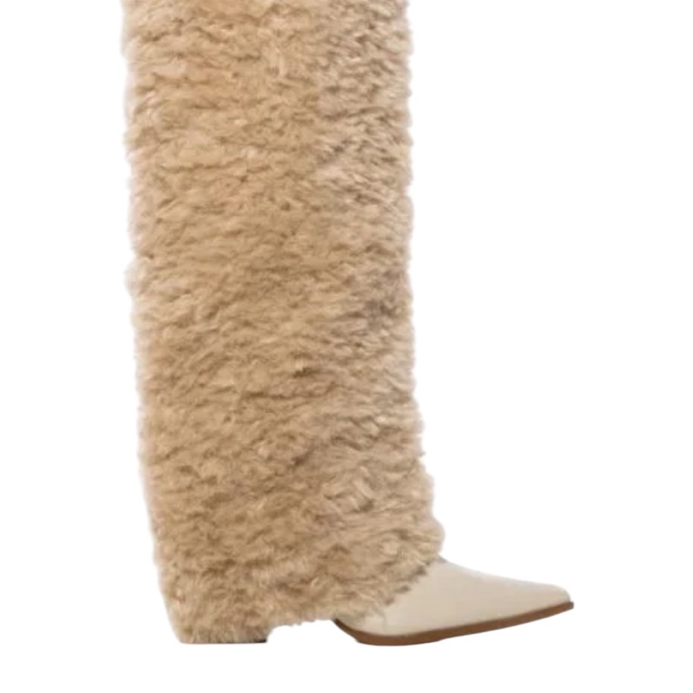 EUC Women's Cream Furry Boots